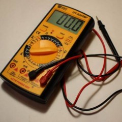 Memilih multimeter yang berkualiti untuk rumah dan tempat kerja